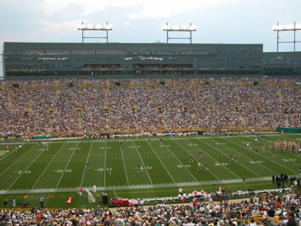 Lambeau Field – 30-40 Yard Line Seating Views, High Rows | Event USA